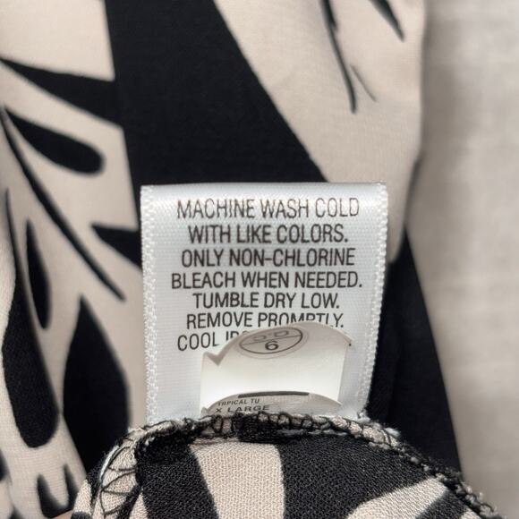 Dana Buchman Womens Short Sleeve Button Top XL Black Beige Leaf Pattern Flowy - Picture 5 of 7